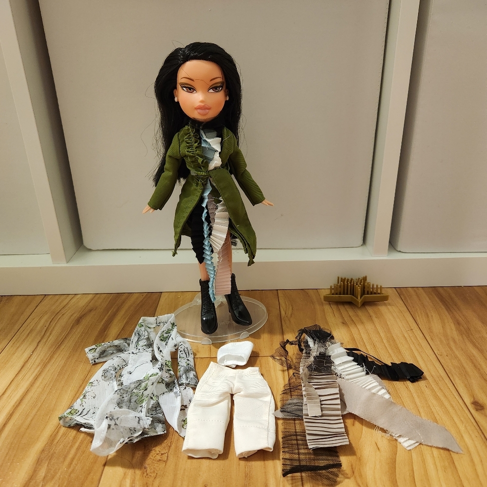 Bratz Behind the Scenes Fashion Etienne